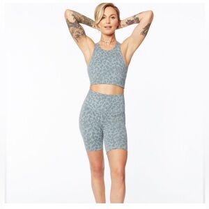 Varley Active Set - Grey Patterned Sports Bra & Bike Shorts size medium